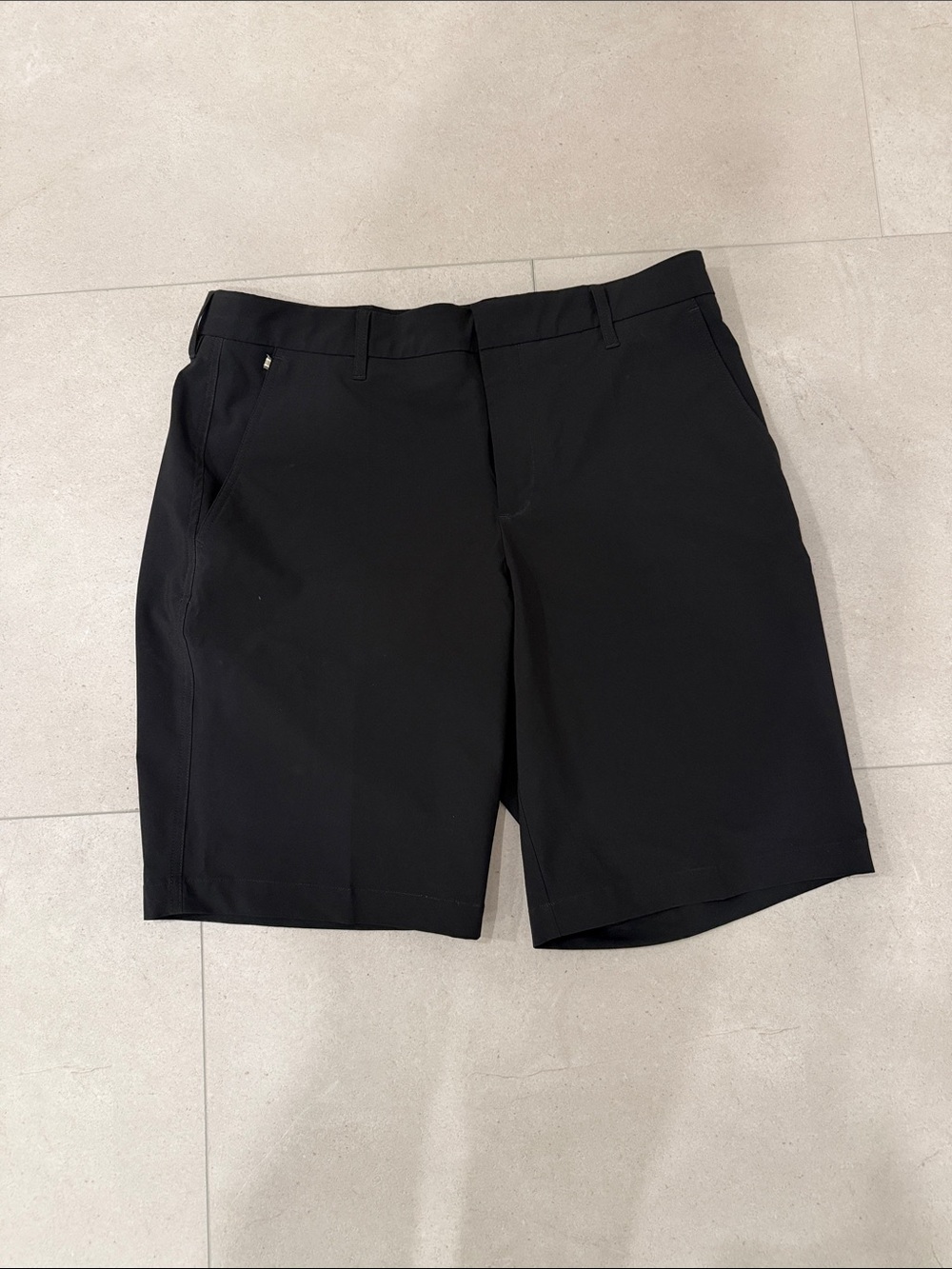 Men’s J.Lindeberg golf Black Flat-Front Performance Shorts